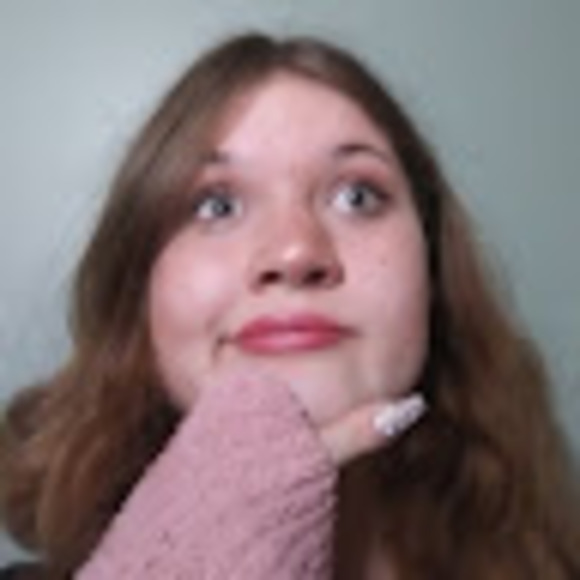 Meet your Posher, Makaila - Picture 1 of 1